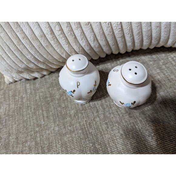 VTG Napco Flower Floral SALT & PEPPER SHAKERS Ceramic, #A5164/M Cream Blue Gold - Picture 4 of 7